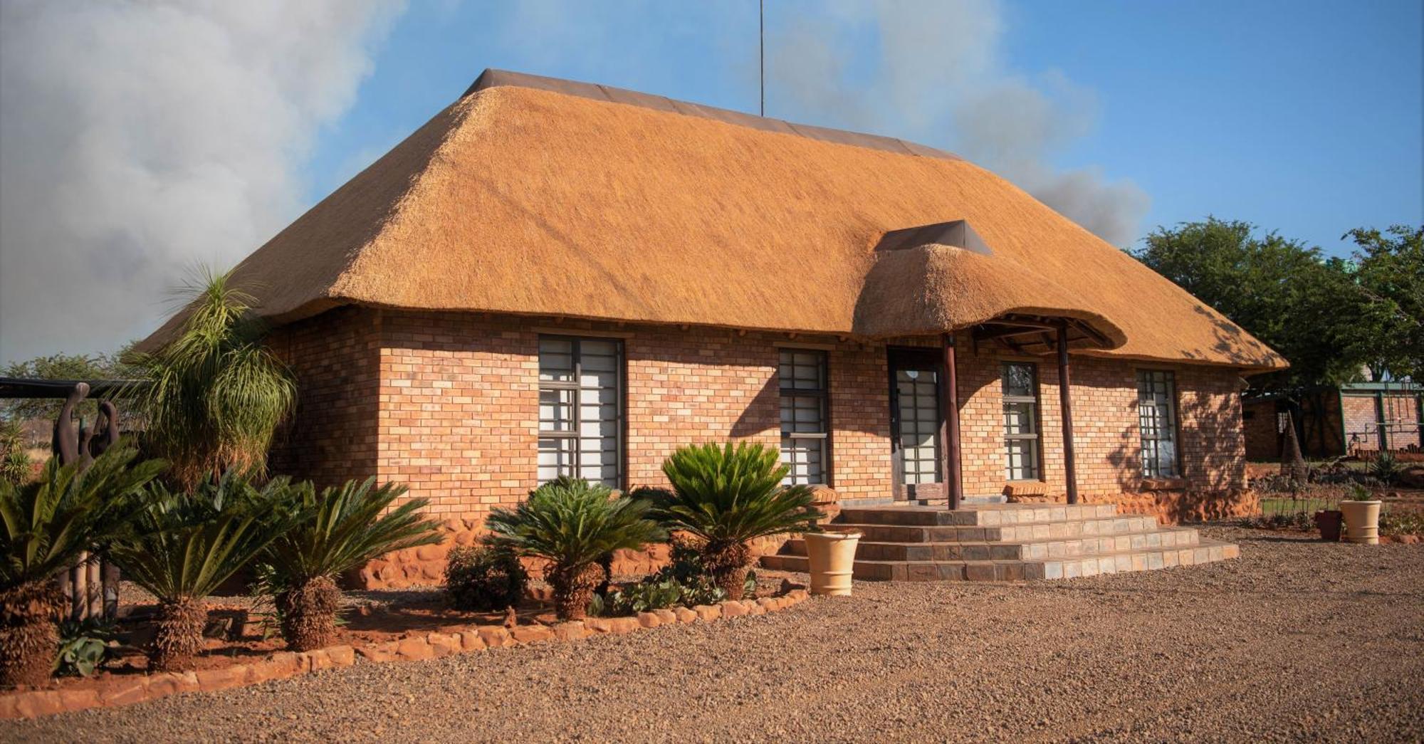 Morakane Safari Lodge Vryburg Bilik gambar
